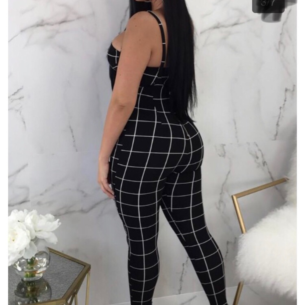 Plaid crop top and pant set - Picture 3 of 3